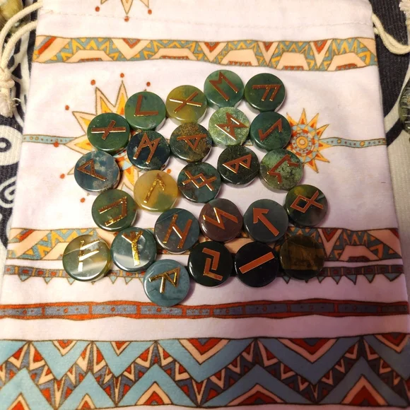 Rune set - Picture 3 of 8